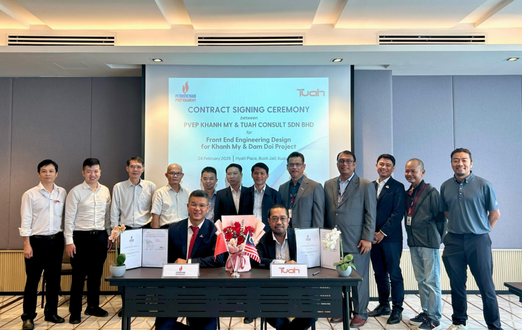 Contract Signing Ceremony Between PVEP Khanh My & Tuah Consult Sdn Bhd